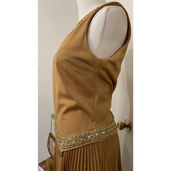 Vintage 1960’s Shimmery Metallic Gold MOD/Cocktail Original Jr. Them NY Dress - Picture 10 of 16